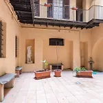 Grotte Apartment